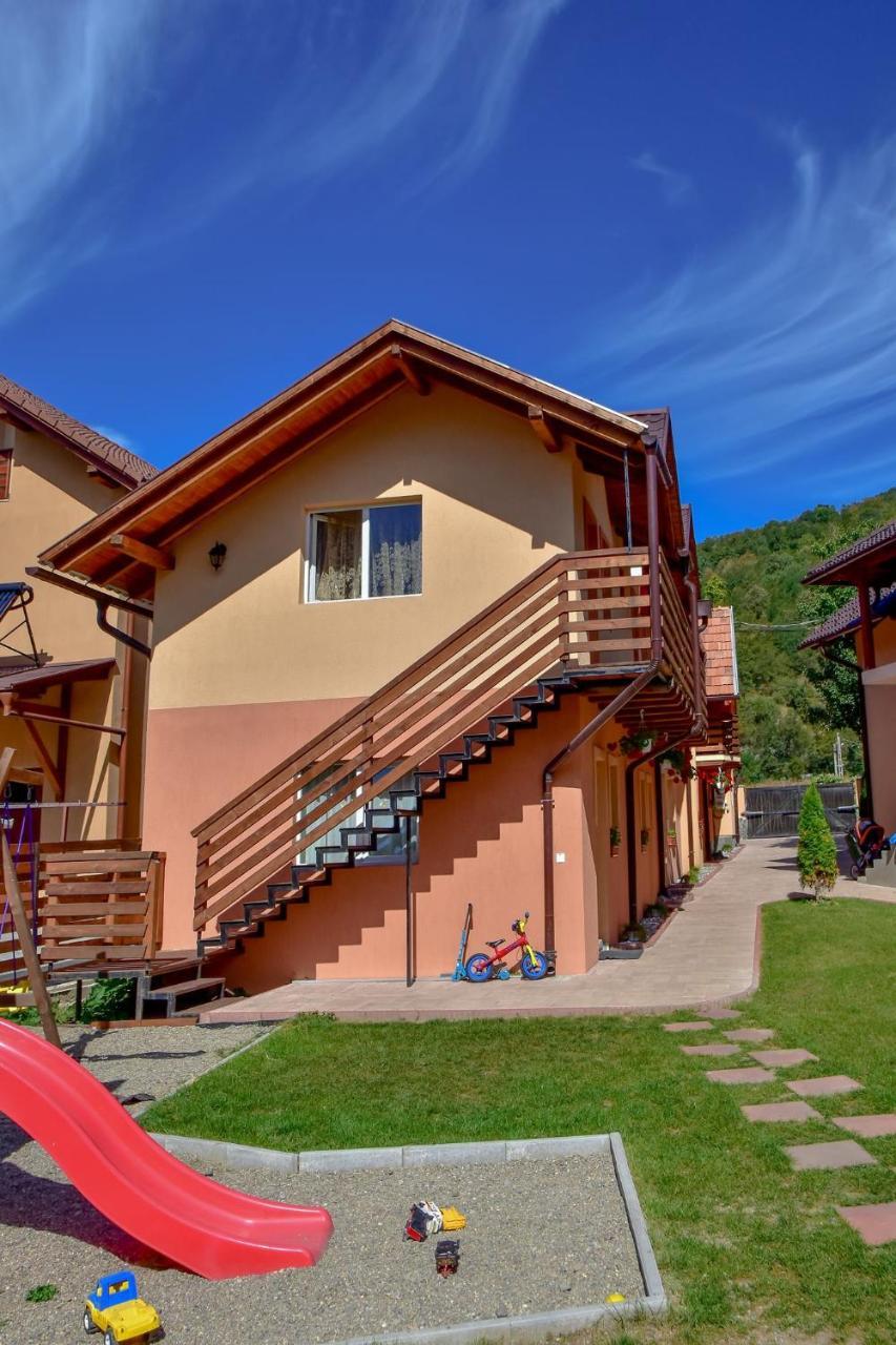 Kovacs Guesthouse Praid Eksteriør bilde
