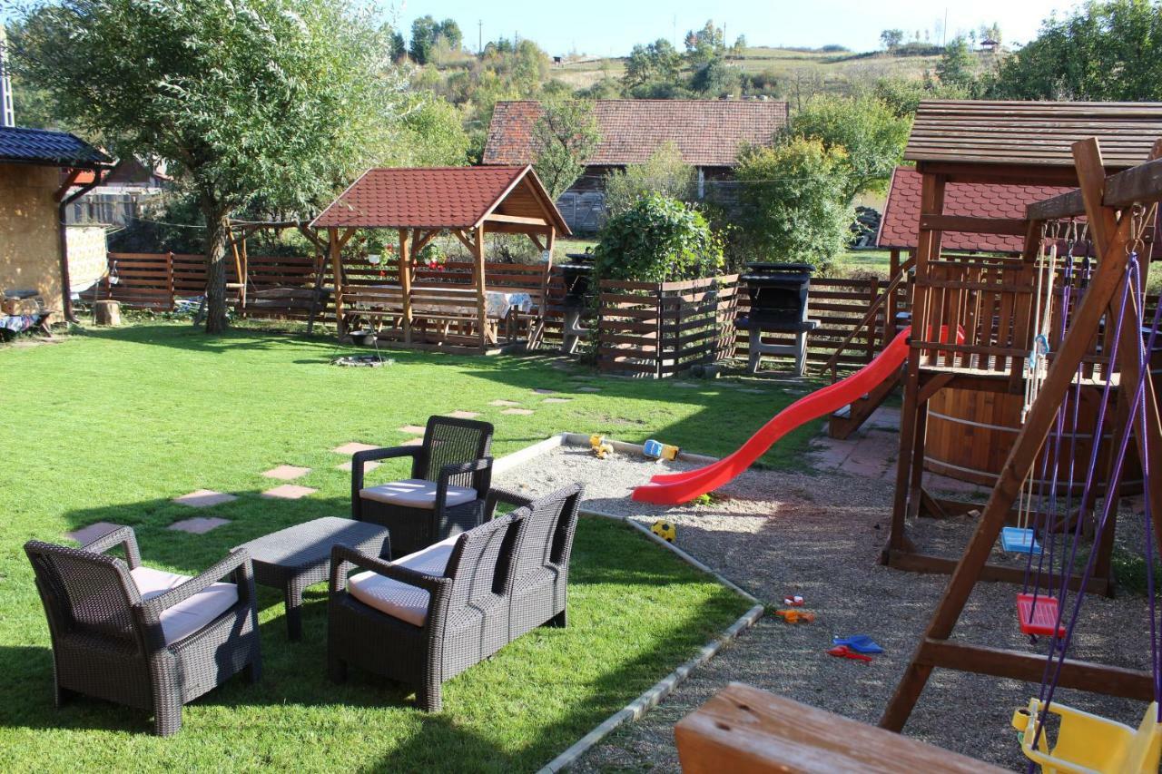 Kovacs Guesthouse Praid Eksteriør bilde